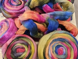 Corriedale tops til spinding eller filtning Håndfarvet 100 gr